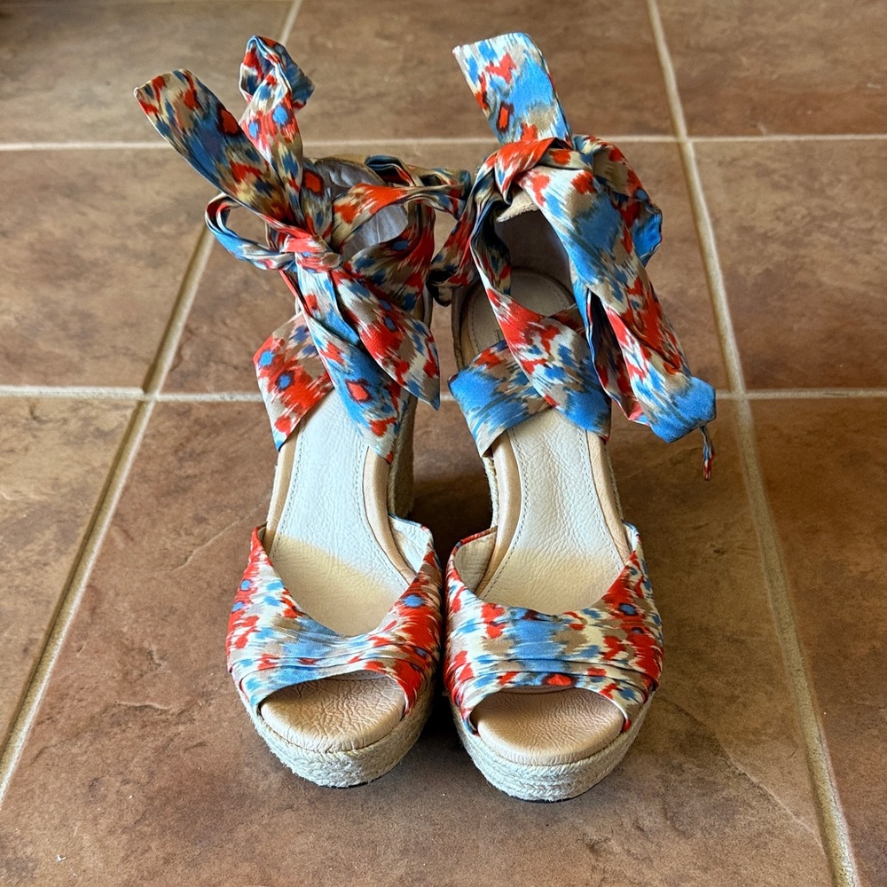 Ugg Espadrille Wedge beige, red and blue Sandals 8 1/2